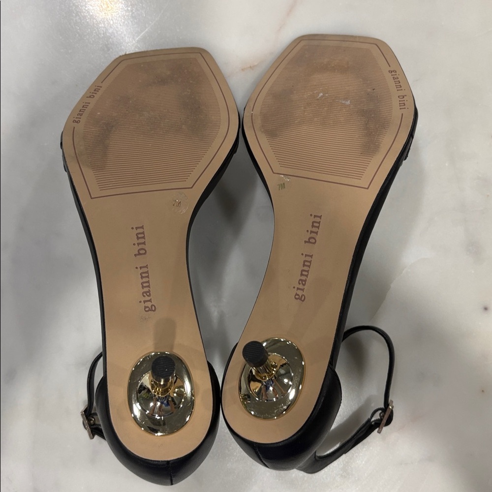 NEW Gianni Bini Asherr Leather Studded Kitten Heel Sandals Ankle Strap Sz 7 - Picture 4 of 4